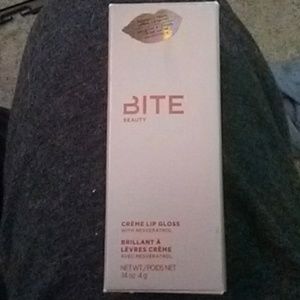 Bite cream lip gloss in bronze pearl